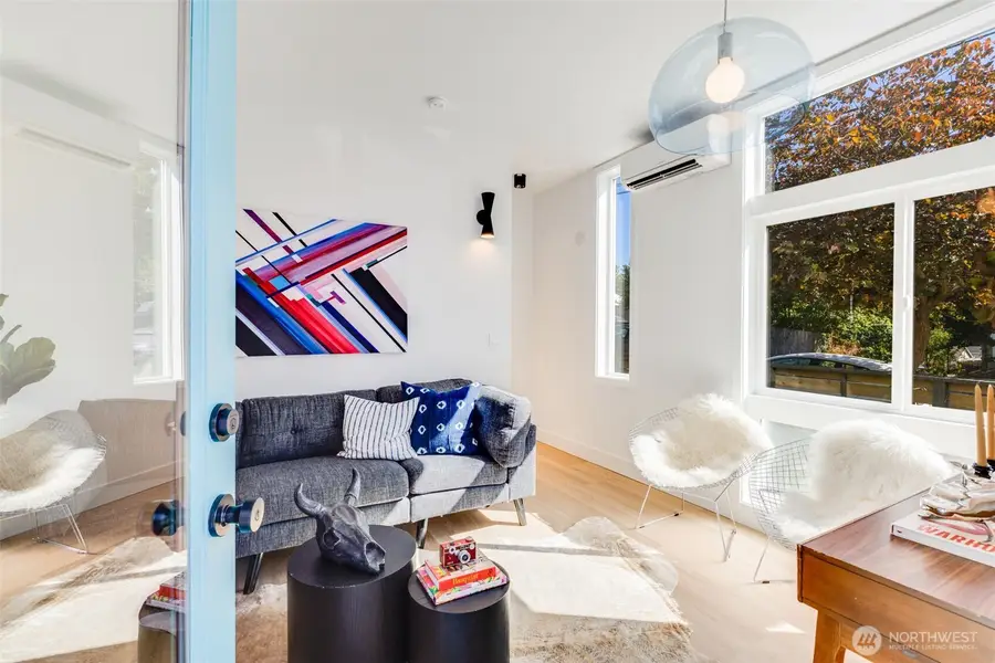 4706 S Morgan Street, Seattle, WA 98118 - Image #2