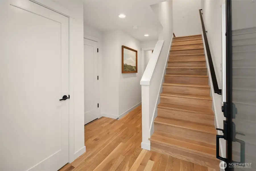 7045 16th Avenue Ne, Seattle, WA 98115 - Image #2