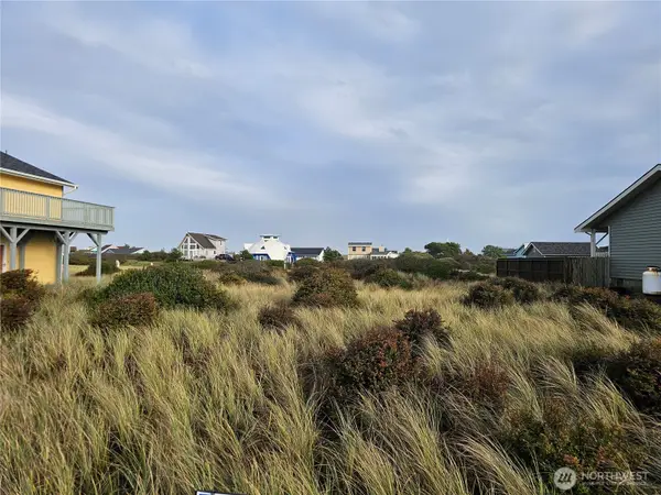 1344 N Jetty Avenue Sw, Ocean Shores, WA 98569