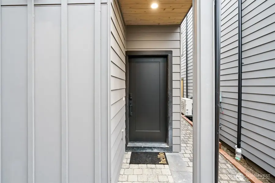 1257 NE 100th Street, Seattle, WA 98125 - Image #2