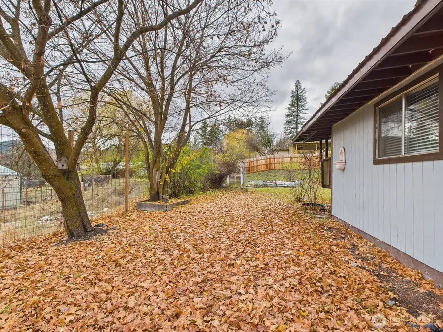 927 Hesse Boulevard, Republic, WA 99166 - Image #3