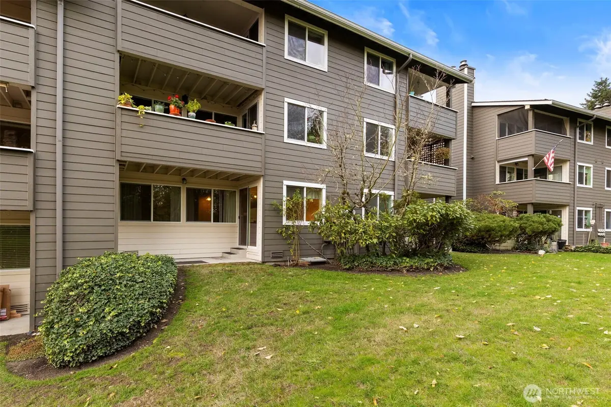 20026 Viking Crest Loop Ne #1-102, Poulsbo, WA 98370 - Image #1