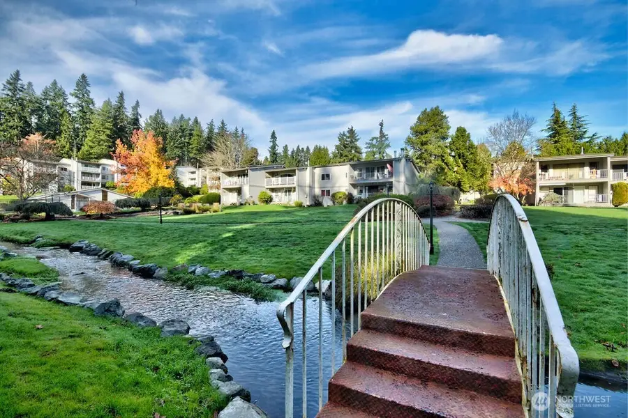 13045 15th Avenue Ne, Seattle, WA 98125 - Image #2