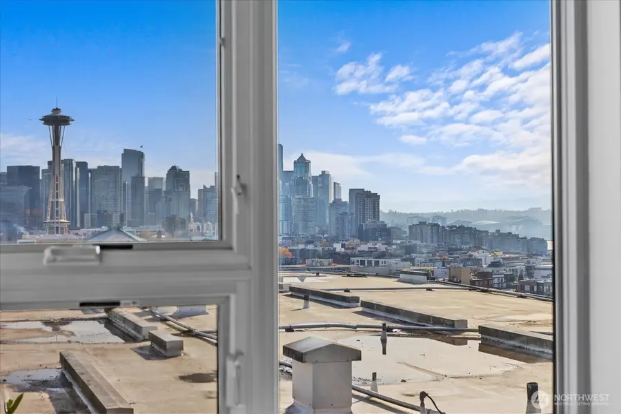 530 W Olympic Place #301, Seattle, WA 98119 - Image #2