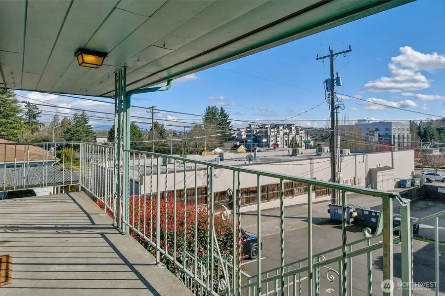 4130 36th Avenue Sw, Seattle, WA 98126 - #3