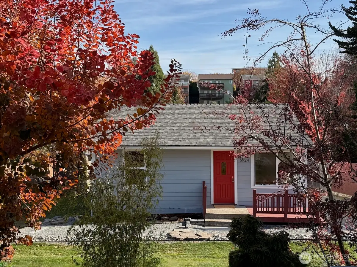 5924 18th Avenue Sw, Seattle, WA 98106 - Image #1