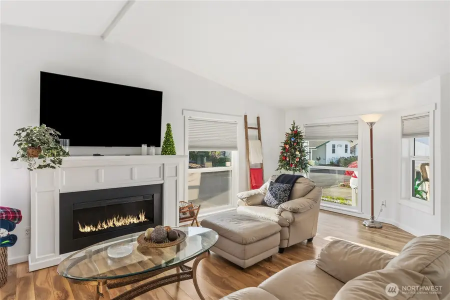 620 NE Saturn Lane, Bremerton, WA 98311 - Image #3