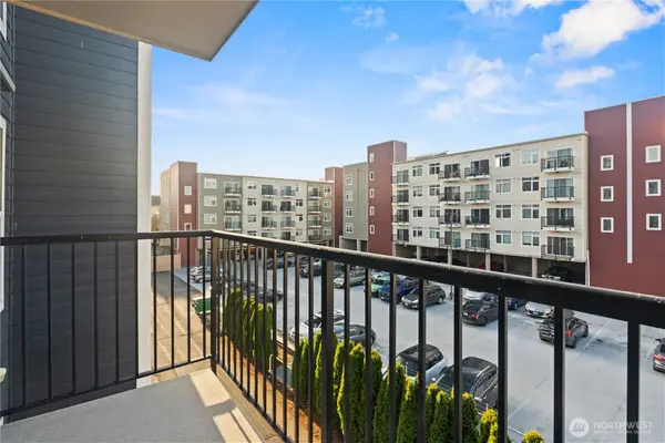 1031 N State Street #209, Bellingham, WA 98225