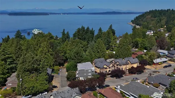 9113 45th Avenue Sw, Seattle, WA 98136