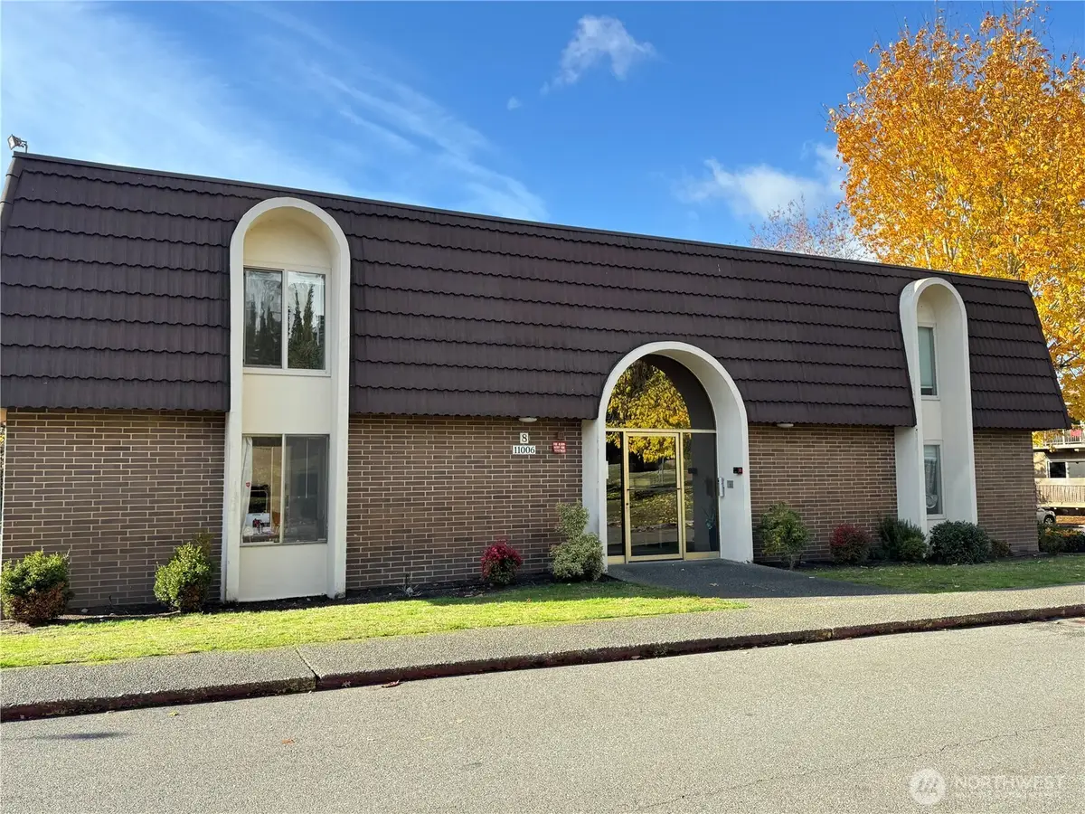 11006 NE 68th Street #829, Kirkland, WA 98033 - Image #1