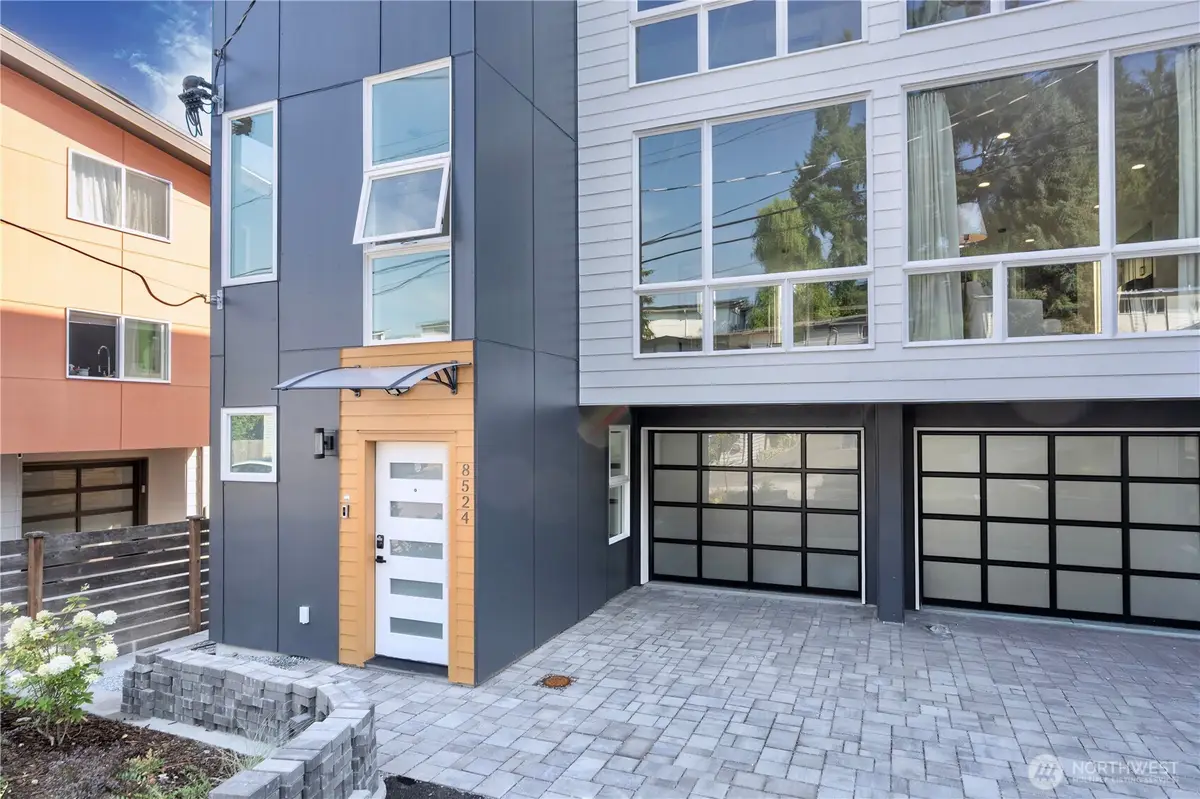 8524 23rd Avenue Ne, Seattle, WA 98115 - Image #1