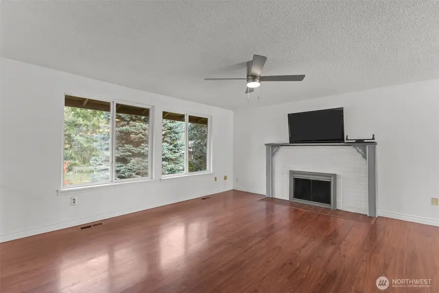 15722 16th Avenue Ct E, Tacoma, WA 98445 - Image #2