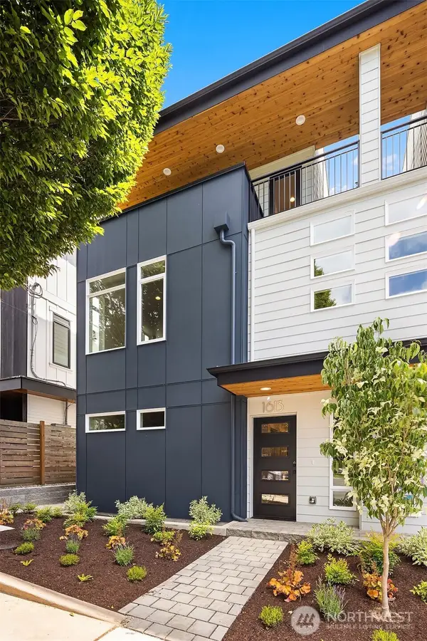 1613 N 50th Street, Seattle, WA 98103