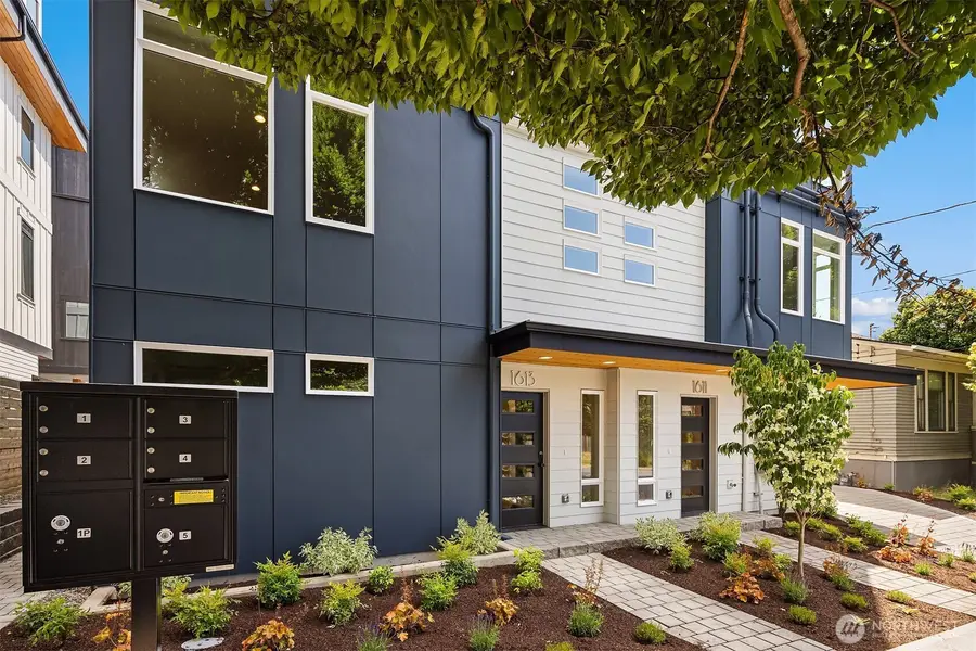 1613 N 50th Street, Seattle, WA 98103 - Image #2