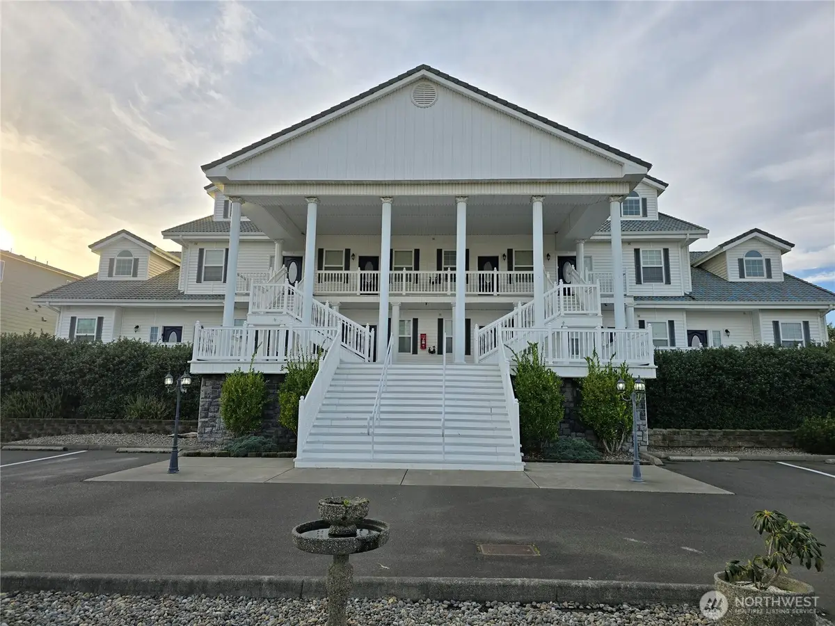 855 NW Ocean Shores Boulevard #201, Ocean Shores, WA 98569 - #1