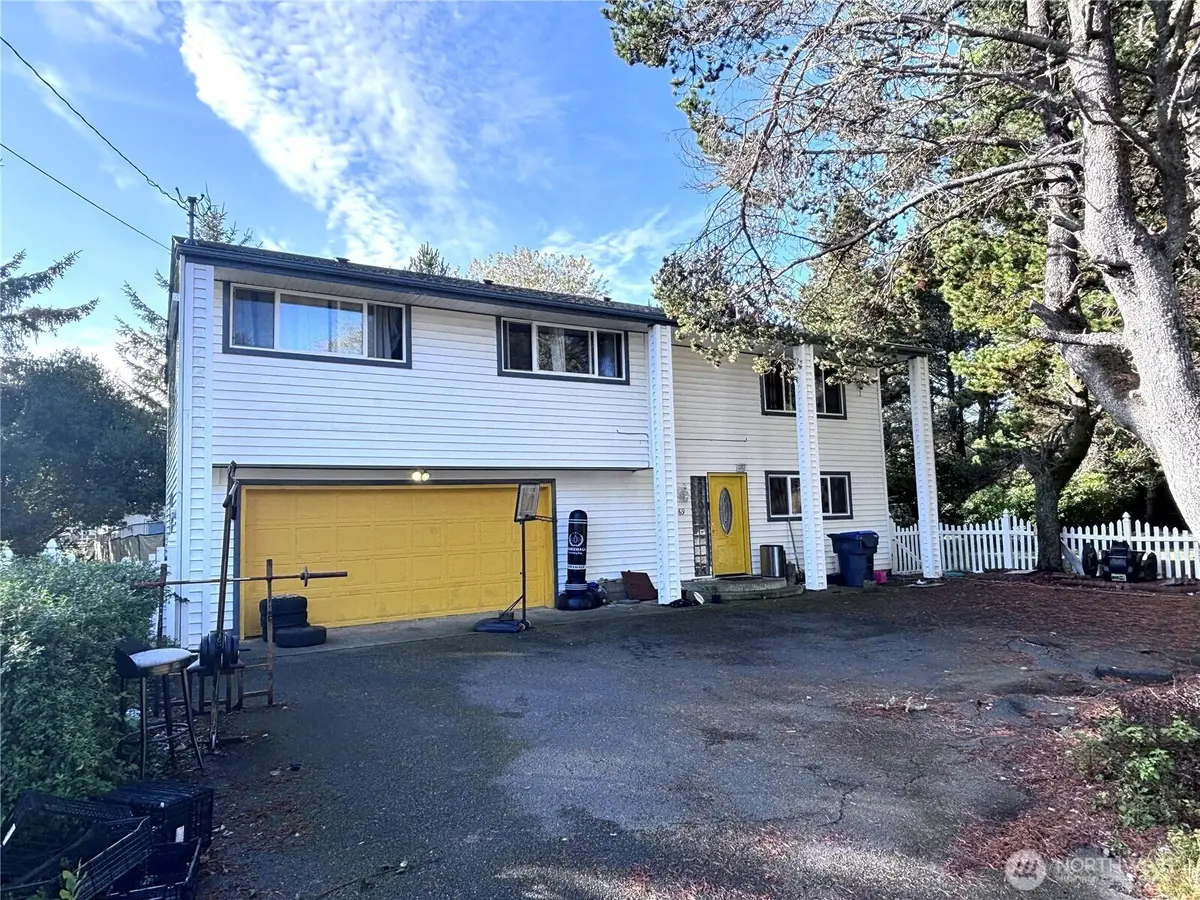 169 N Port Lp Nw, Ocean Shores, WA 98569 - Image #1