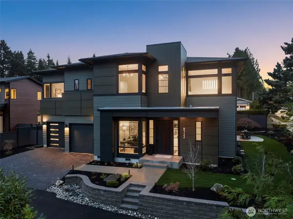 8722 126th Avenue Ne, Kirkland, WA 98033