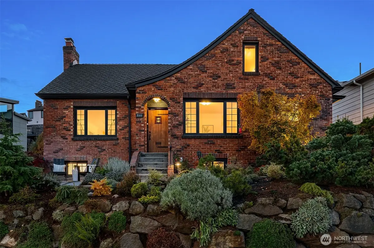 2503 37th Avenue W, Seattle, WA 98199 - Image #1