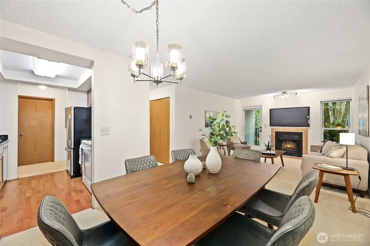 13717 Linden Avenue N #213, Seattle, WA 98133 - Image #1