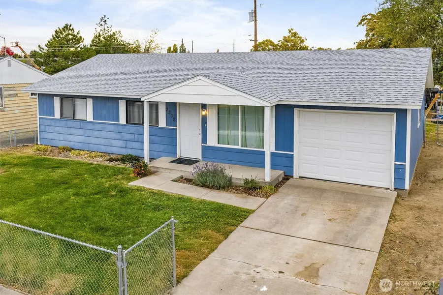 2232 W Spruce St, Moses Lake, WA 98837 - Image #2