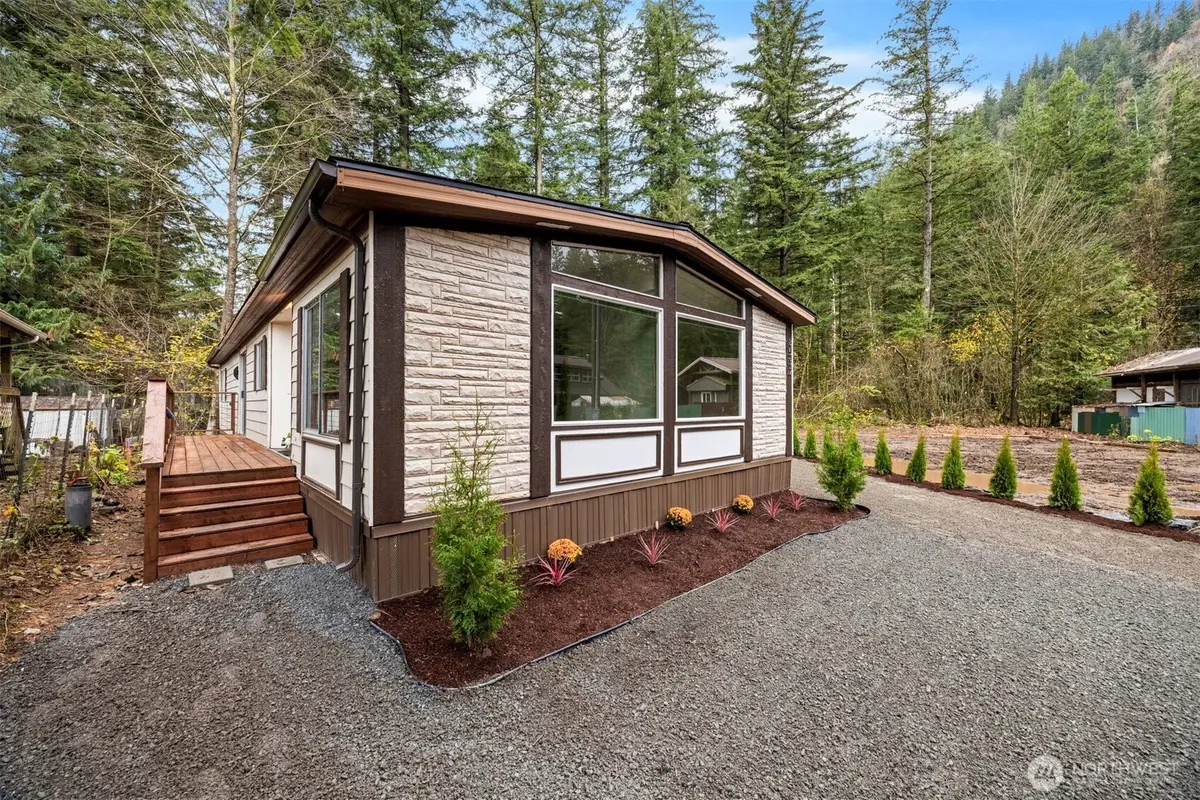 8532 Juniper Place, Maple Falls, WA 98266 - Image #1