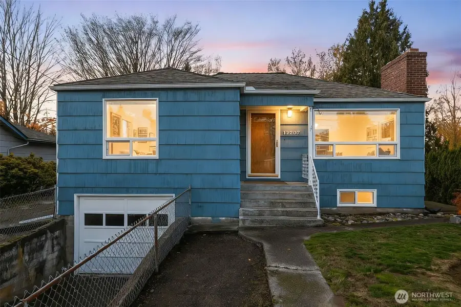 12207 S 14th Avenue, Seattle, WA 98168 - Image #2