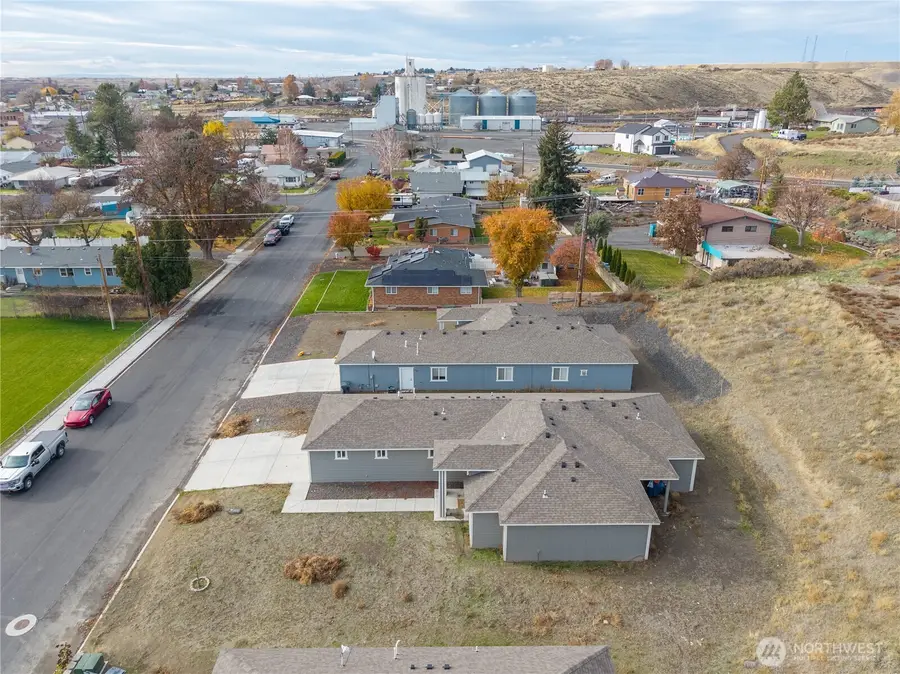 352 E Davis Street, Connell, WA 99326 - Image #2