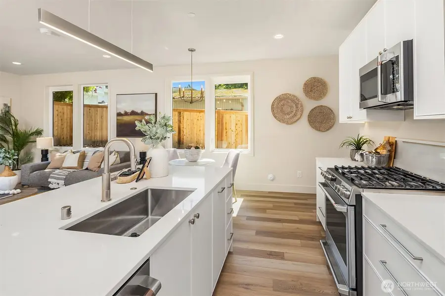 813 18th Avenue W, Kirkland, WA 98033 - Image #2