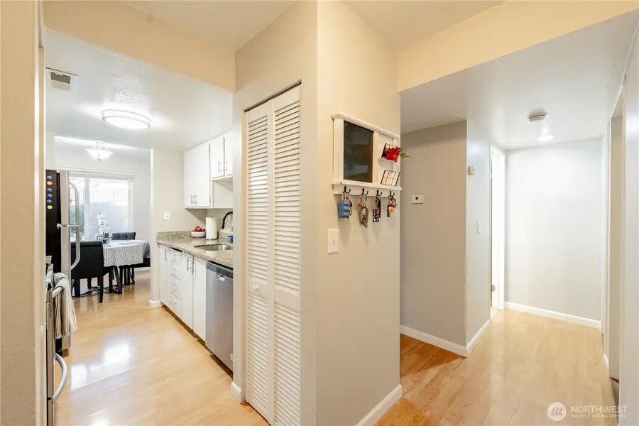 323 75th Street Se #A-14, Everett, WA 98203 - Image #3