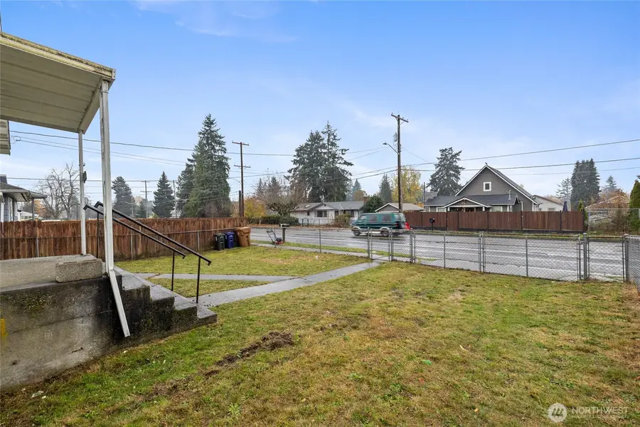 8815 Yakima Avenue S, Tacoma, WA 98444 - Image #2