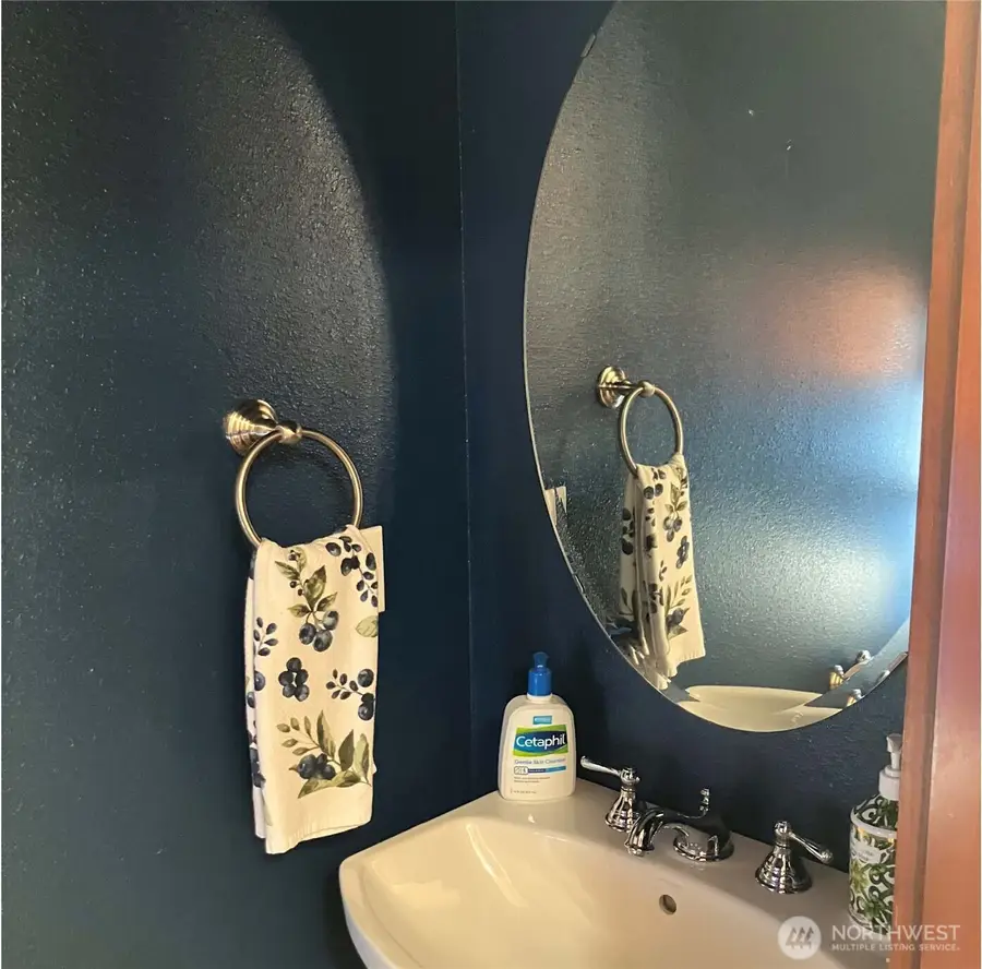 2400 W Boston Street, Seattle, WA 98199 - Image #3