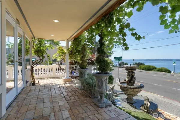 4030 Beach Drive Sw, Seattle, WA 98116