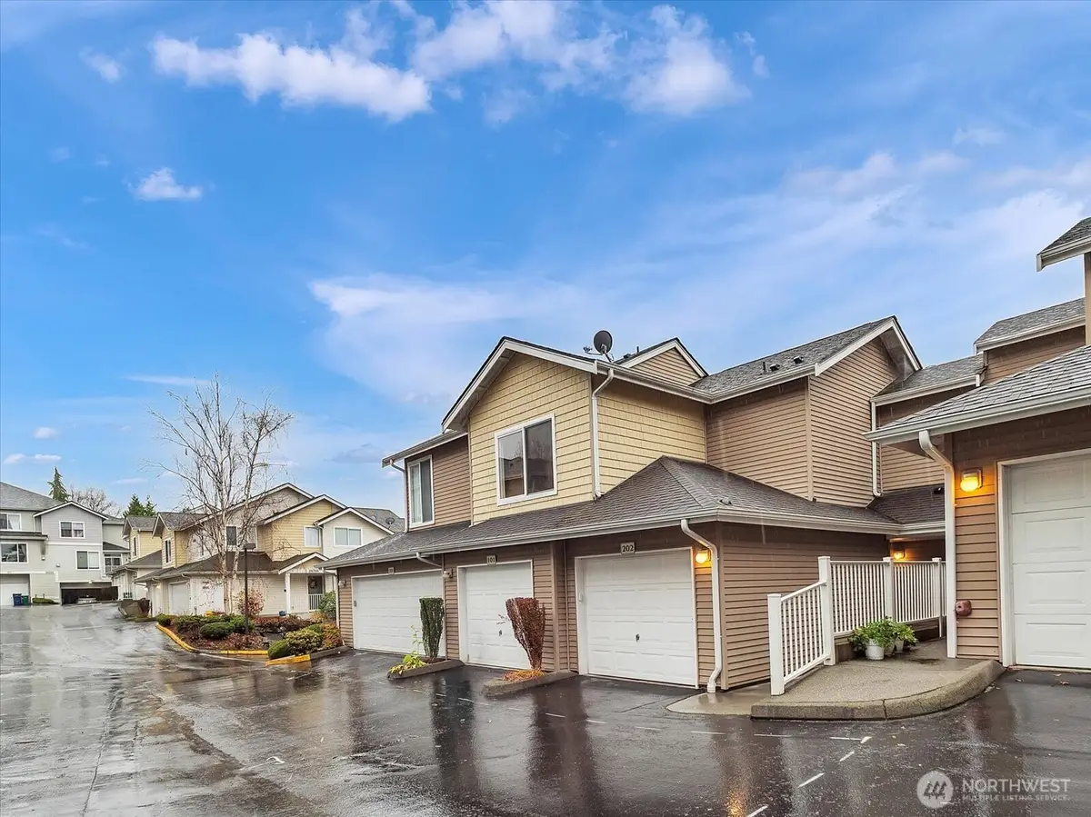 14715 1st Lane Ne #202, Duvall, WA 98019 - Image #1