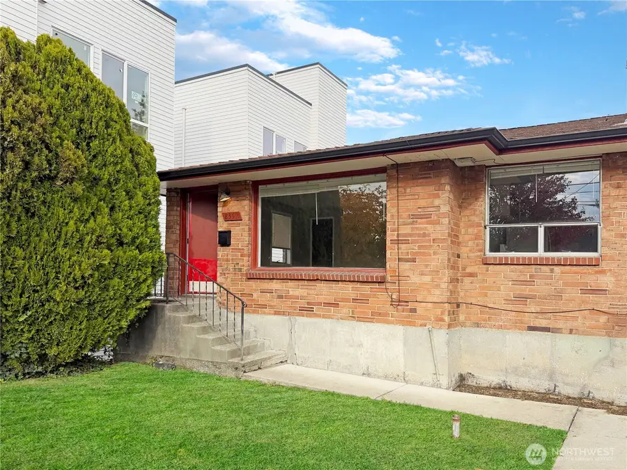 8352 Wabash Avenue S, Seattle, WA 98118 - Image #2