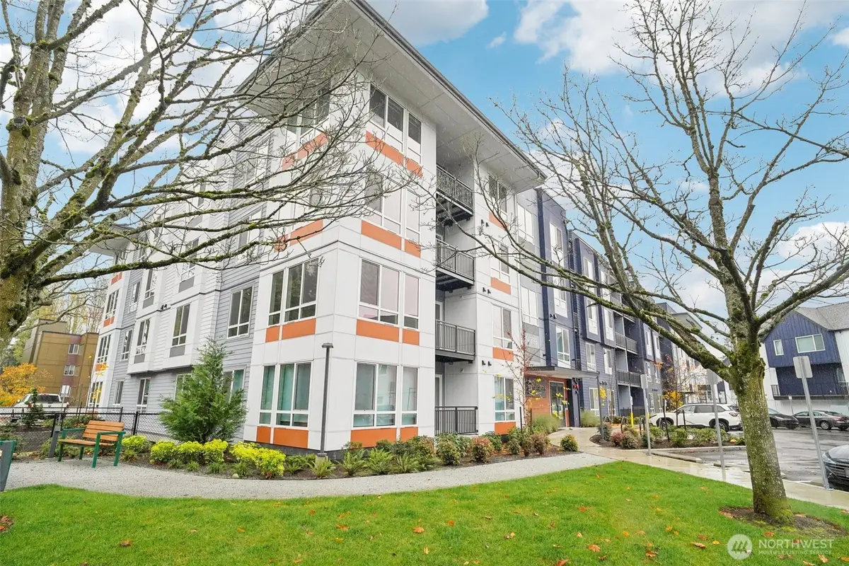 14598 Westminster Way N #107, Shoreline, WA 98133 - Image #1