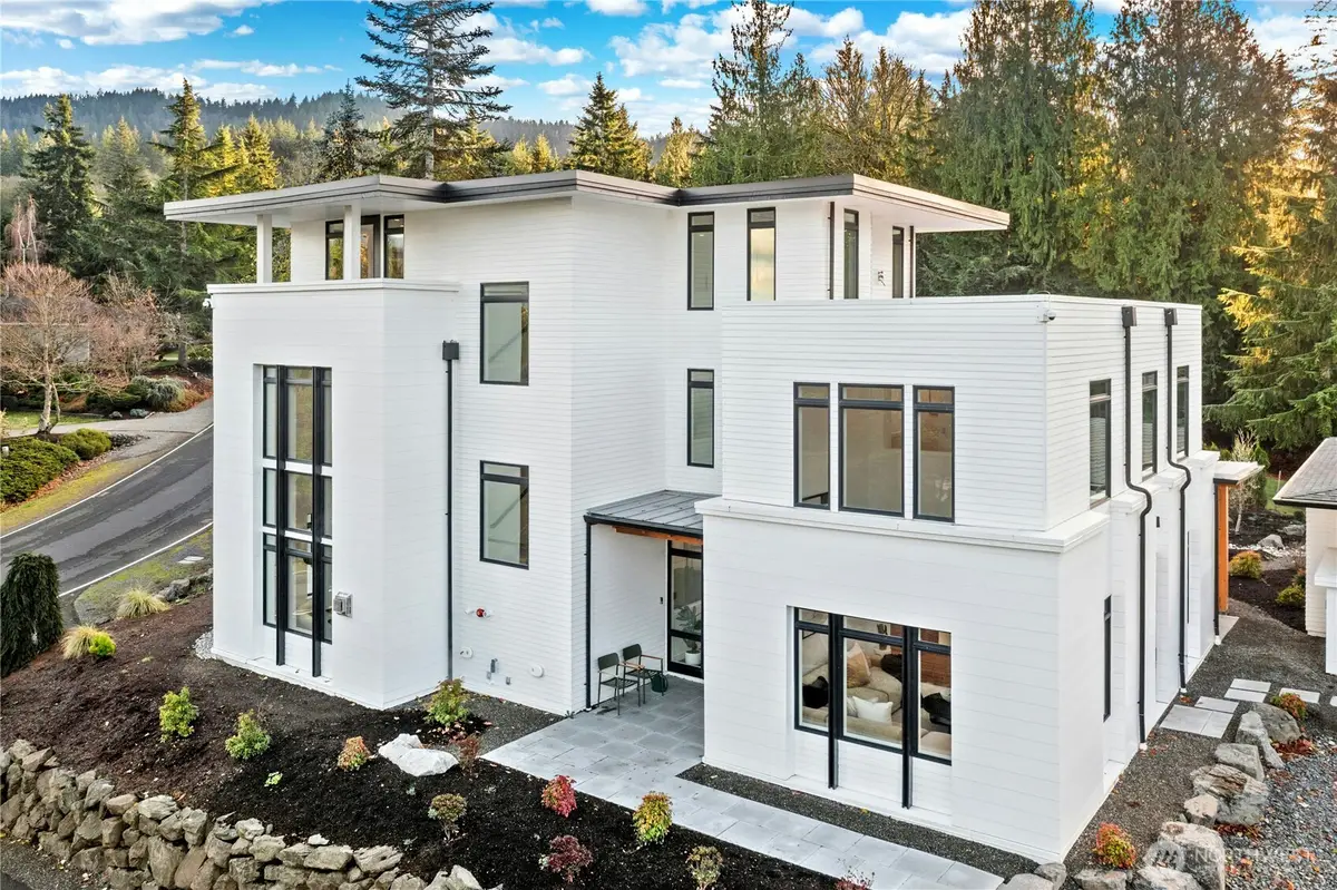 2115 Squak Mountain Loop Sw, Issaquah, WA 98027 - Image #1