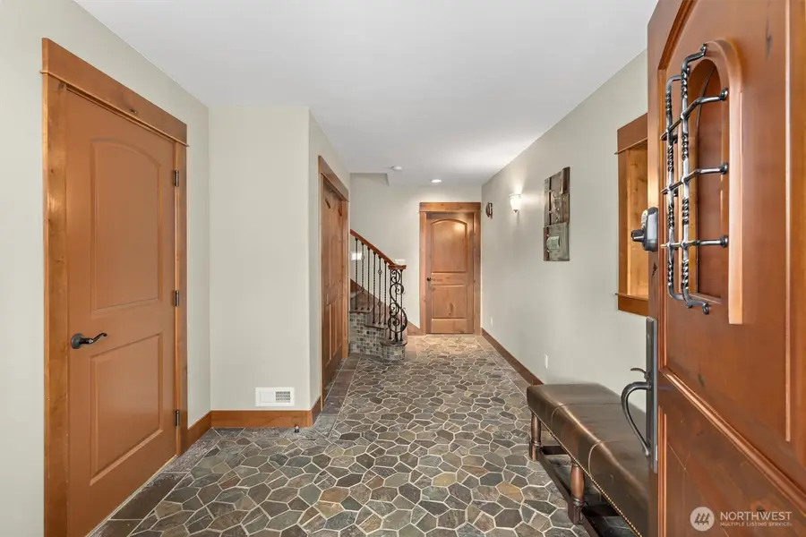 1310 Snoqualmie Drive, Snoqualmie Pass, WA 98068 - Image #3