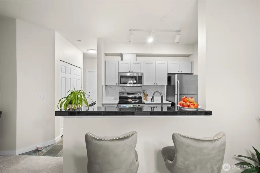 801 Rainer Avenue N #E324, Renton, WA 98057 - Image #3