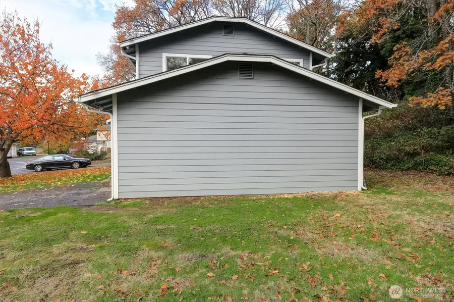 10615 10th Avenue Ct S, Tacoma, WA 98444 - Image #3