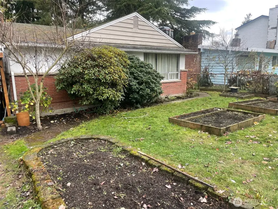 3701 SW 105th Street, Seattle, WA 98146 - Image #2