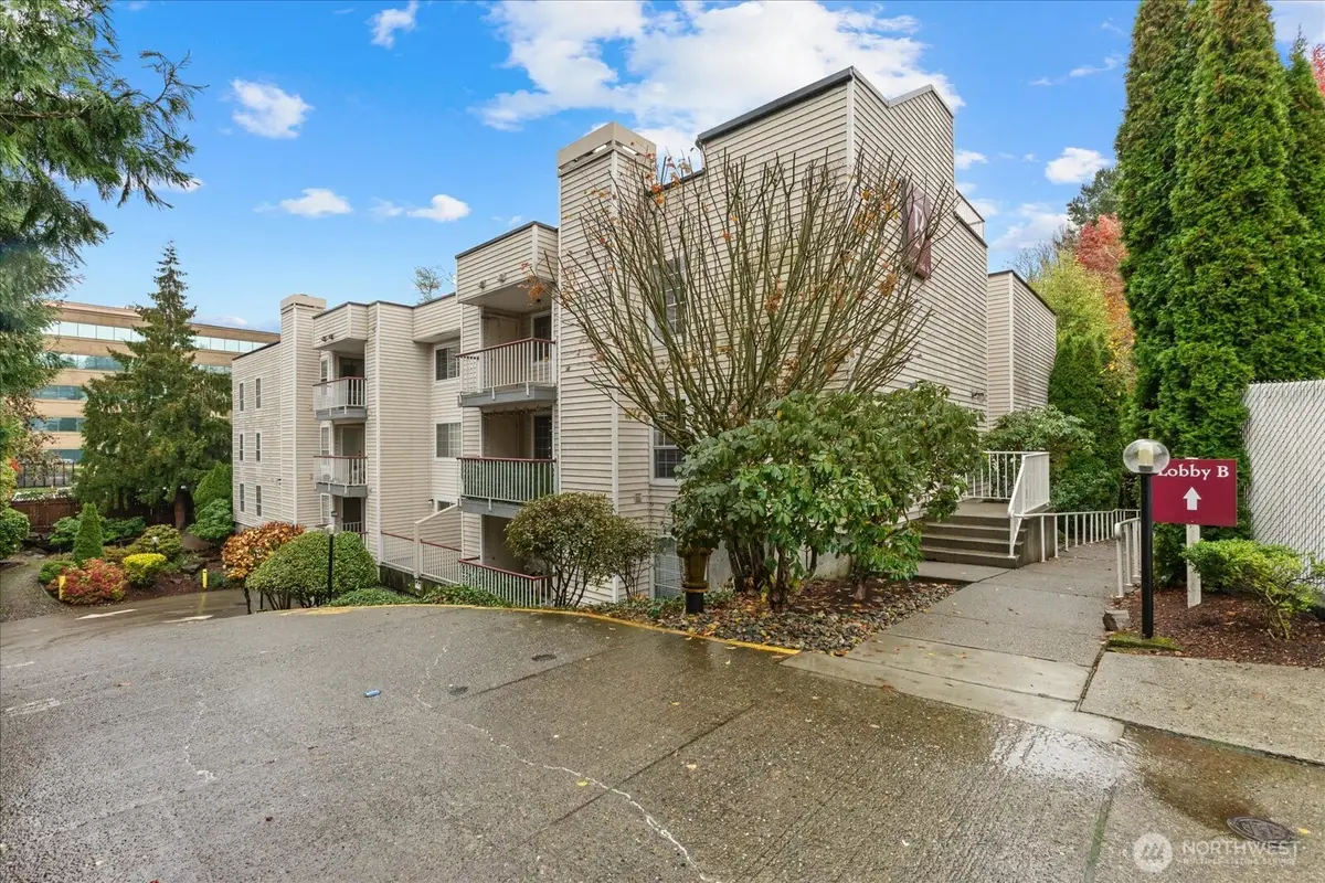 132 NE 95th Street #B309, Seattle, WA 98115 - Image #1