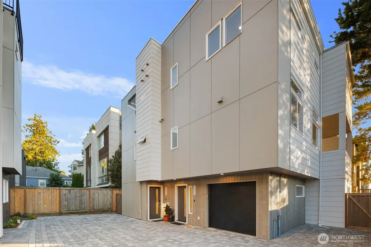 4121 Chilberg Avenue Sw, Seattle, WA 98116 - Image #1