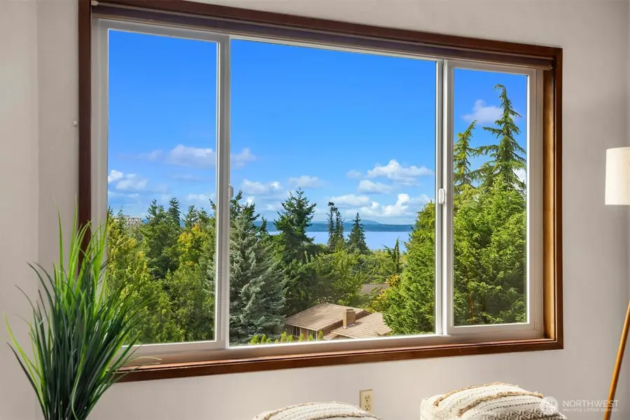 1071 4th Avenue S #302, Edmonds, WA 98020 - Image #2