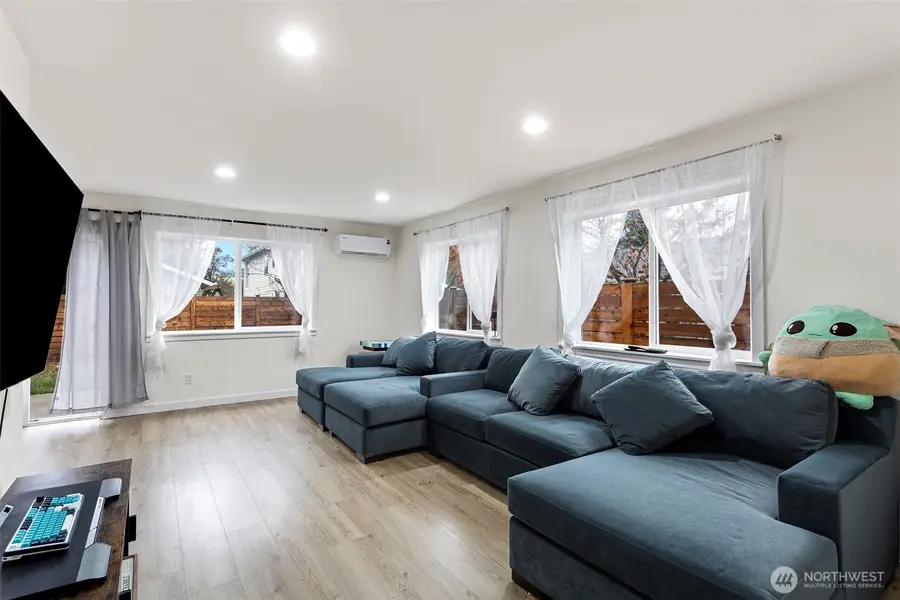 10615 2nd Place Sw, Seattle, WA 98146 - Image #3