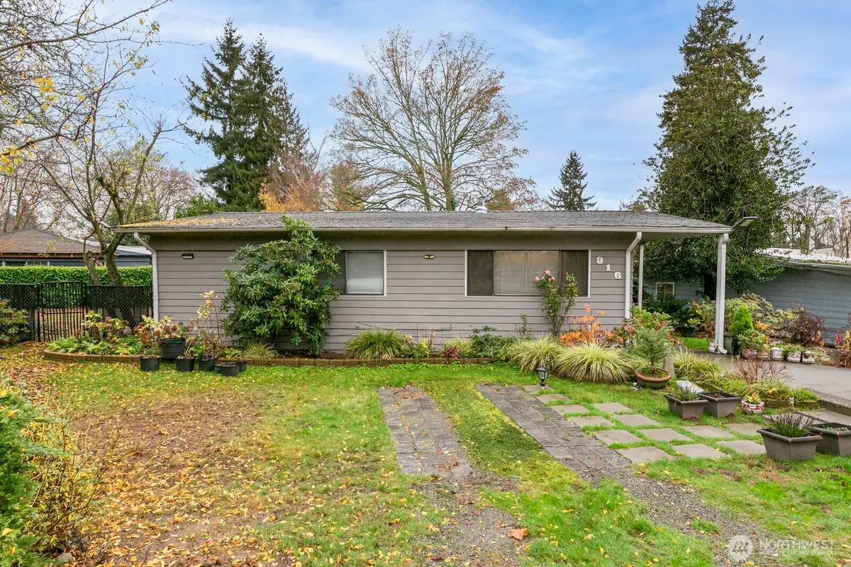 916 Ferndale Circle Ne, Renton, WA 98056 - Image #1