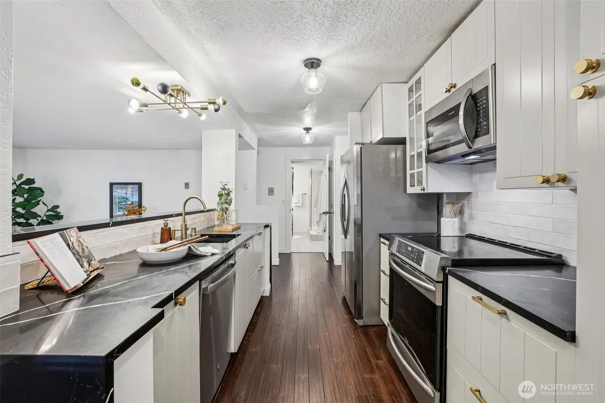 3700 26th Place W #203, Seattle, WA 98199 - Image #1