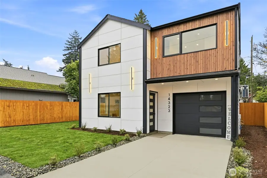 14323 Wayne Place N, Seattle, WA 98133 - Image #2
