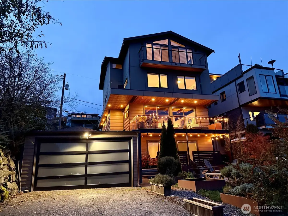 5614 40th Avenue W, Seattle, WA 98199 - Image #1