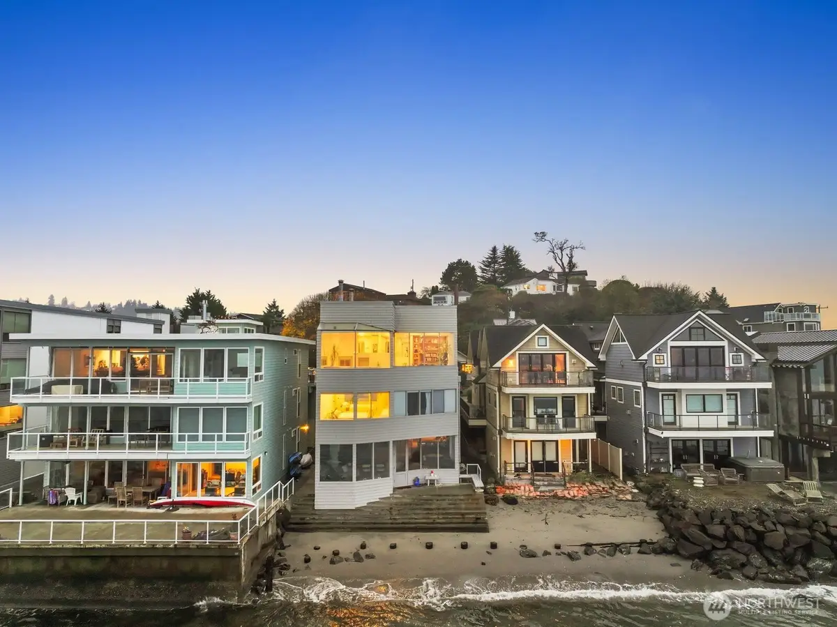 3089 Alki Avenue Sw #2, Seattle, WA 98116 - Image #1
