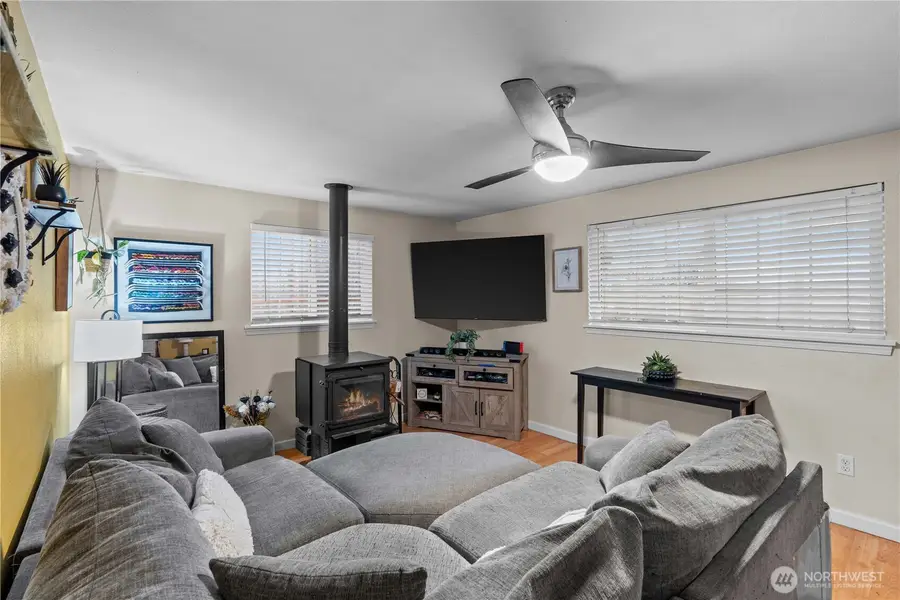 613 E 57th Street, Tacoma, WA 98404 - Image #2